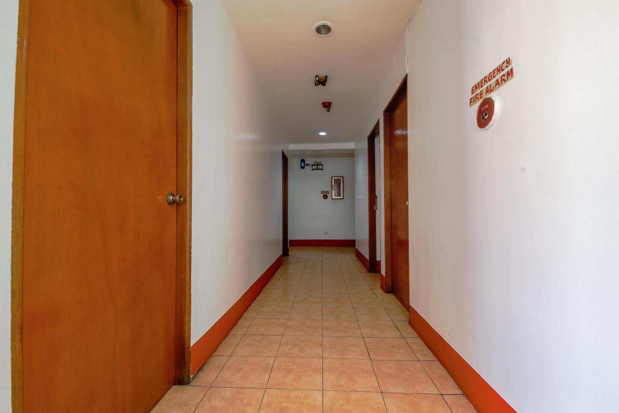 Busline Apartelle Quezon City Exteriör bild
